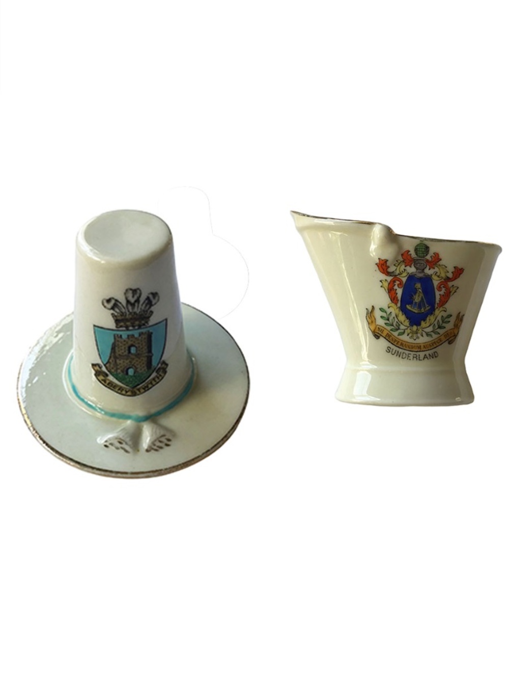 Vintage Crested China Heraldic Souvenir from England.